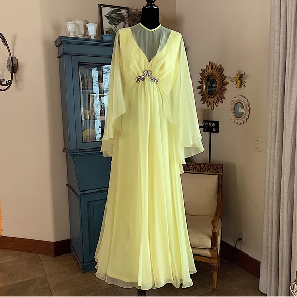 Mike Benet Dresses & Skirts - Vintage 1970’s Mike Benet Hostess Dress